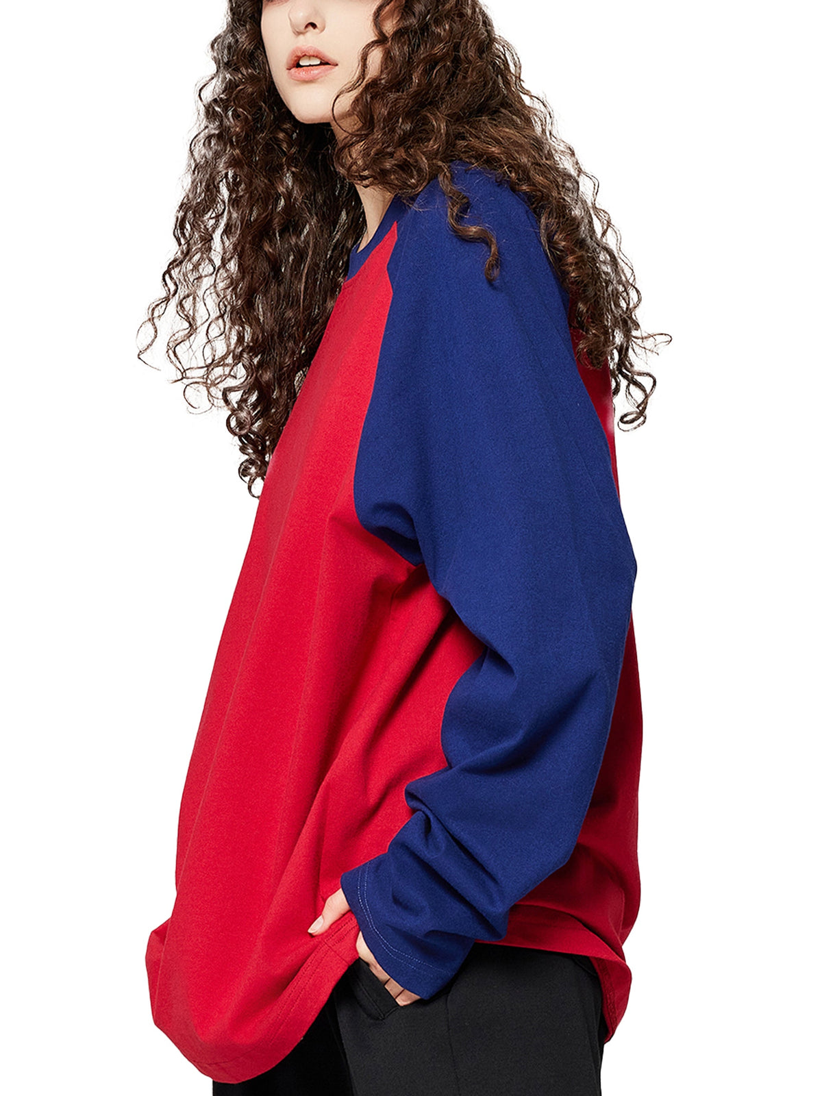 Unisex colour-blocked raglan long-sleeve T-shirt lifestyle view