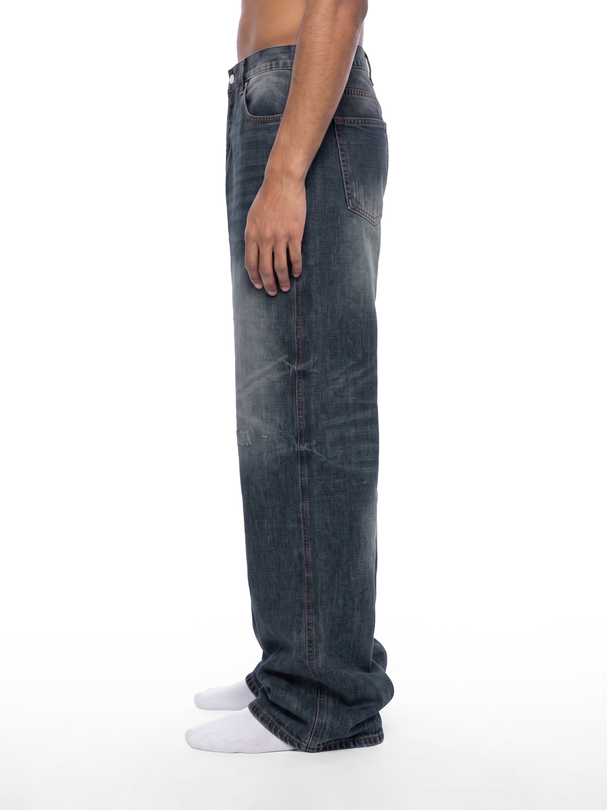 Men’s Vintage Wash Denim Jeans washed blue model side view