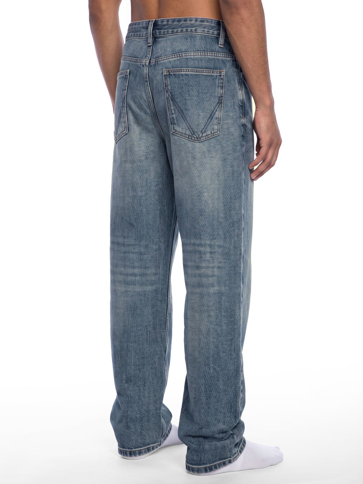 Men’s Vintage Wash Straight Leg Denim Jeans jeans blue model angled back view