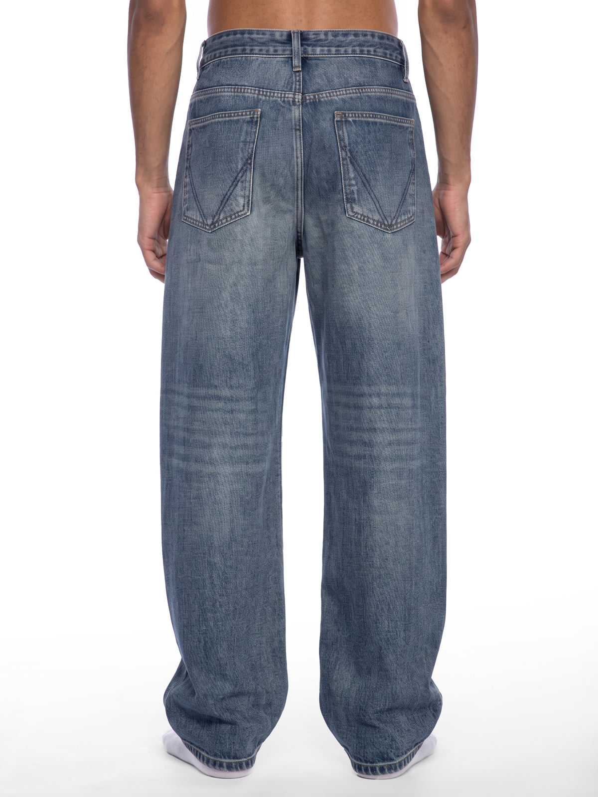 Men’s Vintage Wash Straight Leg Denim Jeans jeans blue model back view