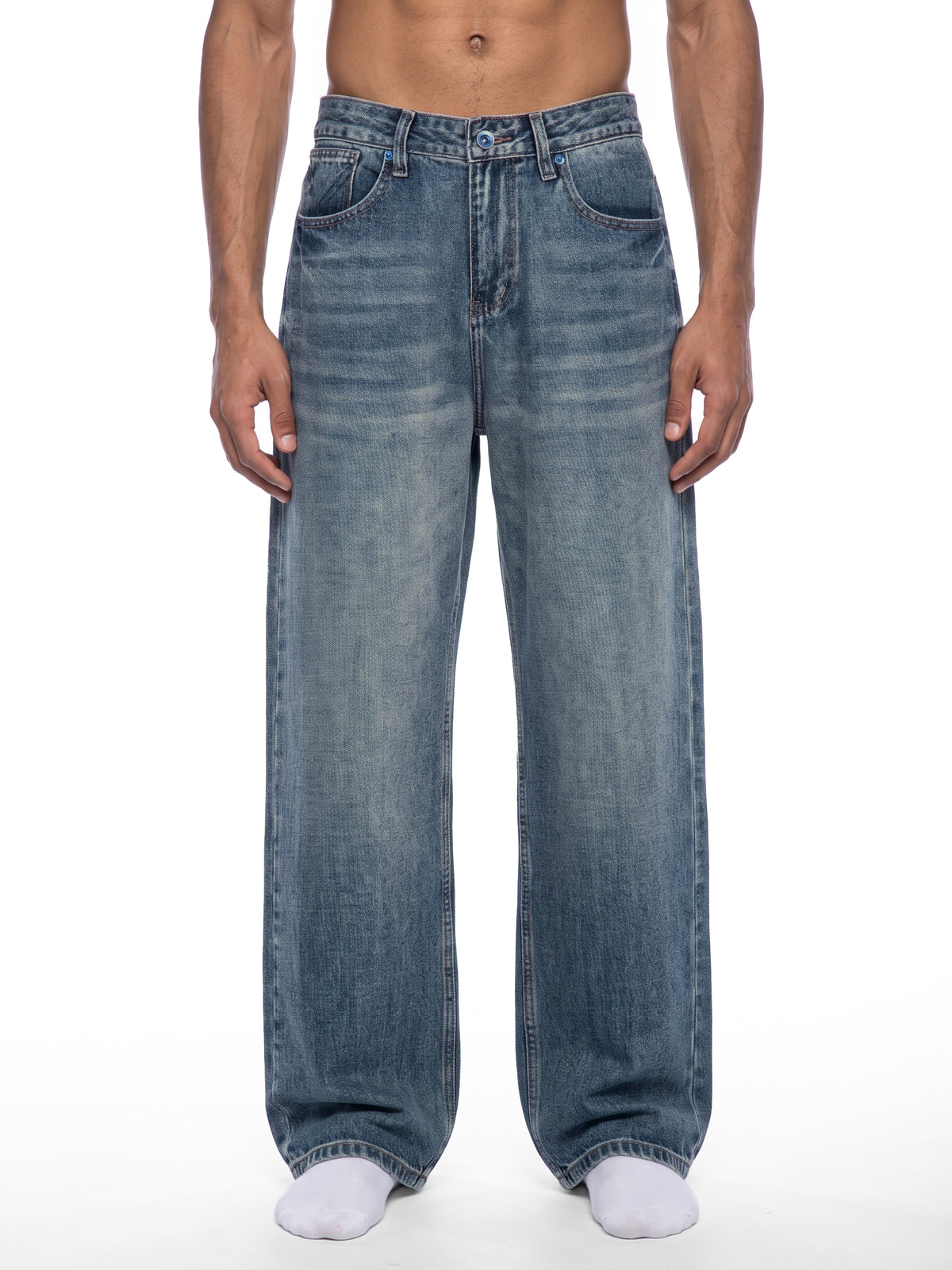 Men’s Vintage Wash Straight Leg Denim Jeans jeans blue model front view