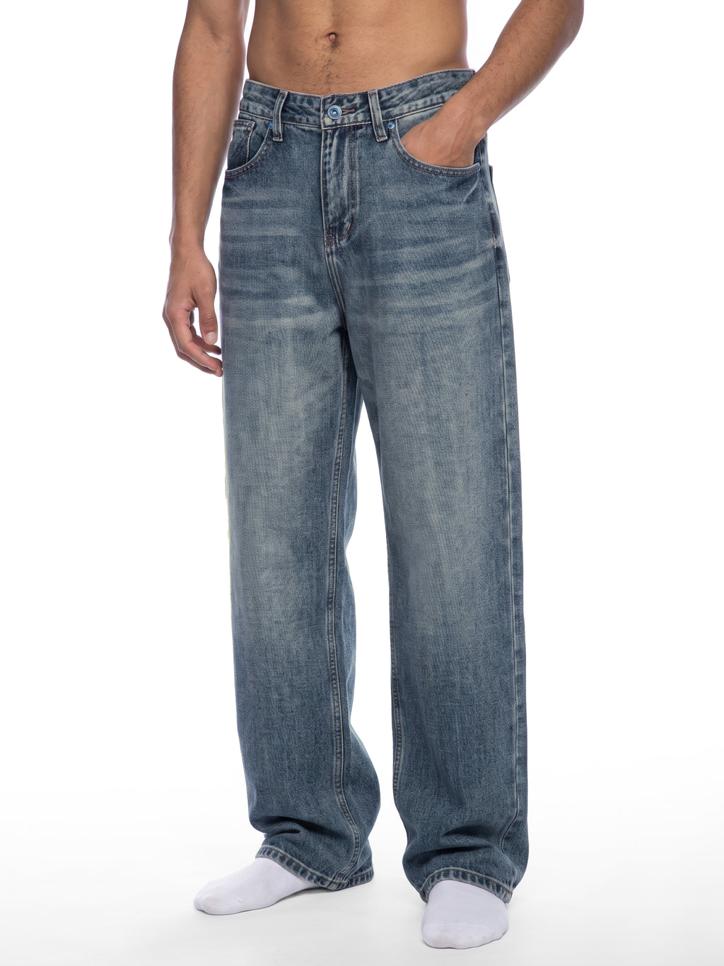Men’s Vintage Wash Straight Leg Denim Jeans jeans blue model three-quarter view