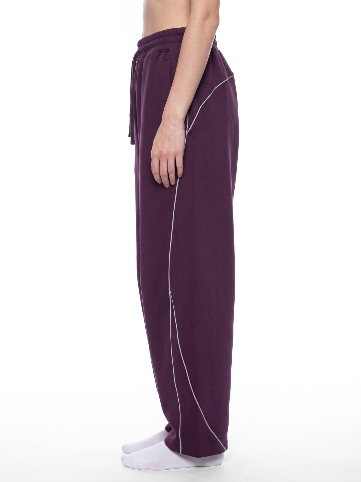 Unisex Piping Fleece Barrel Leg Sweatpants – model view 7