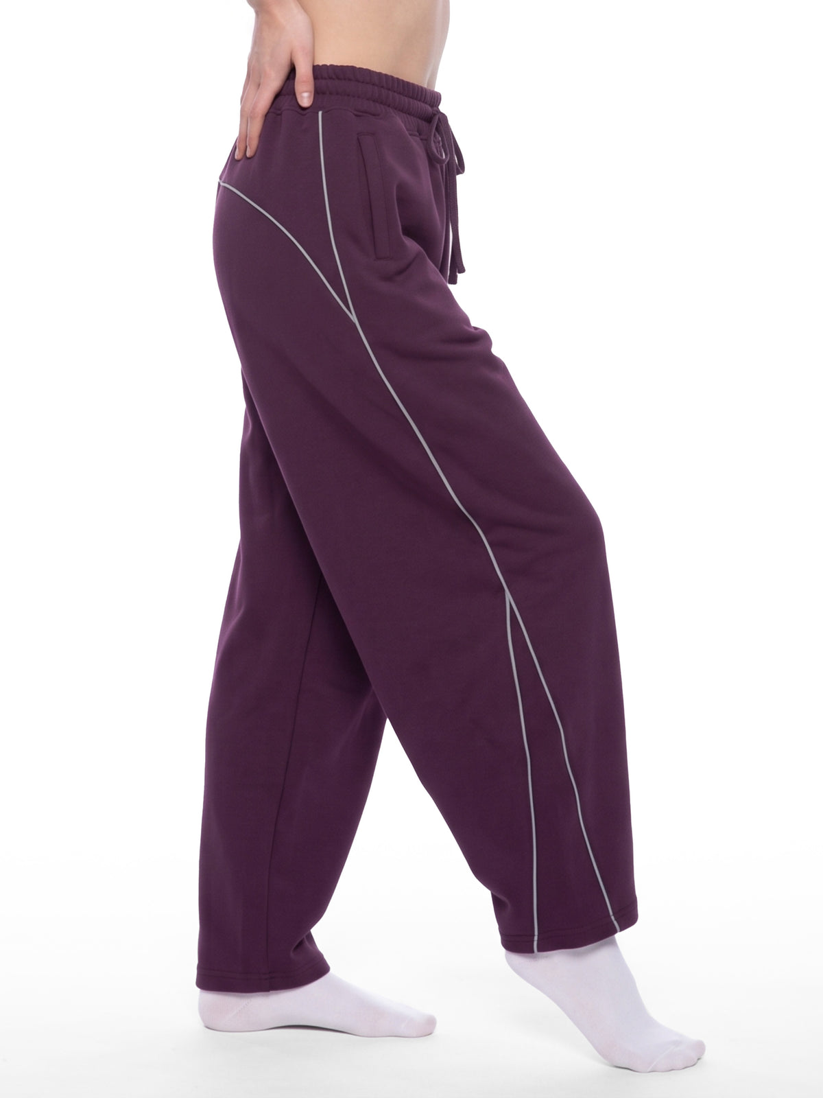 Unisex Piping Fleece Barrel Leg Sweatpants – model view 9
